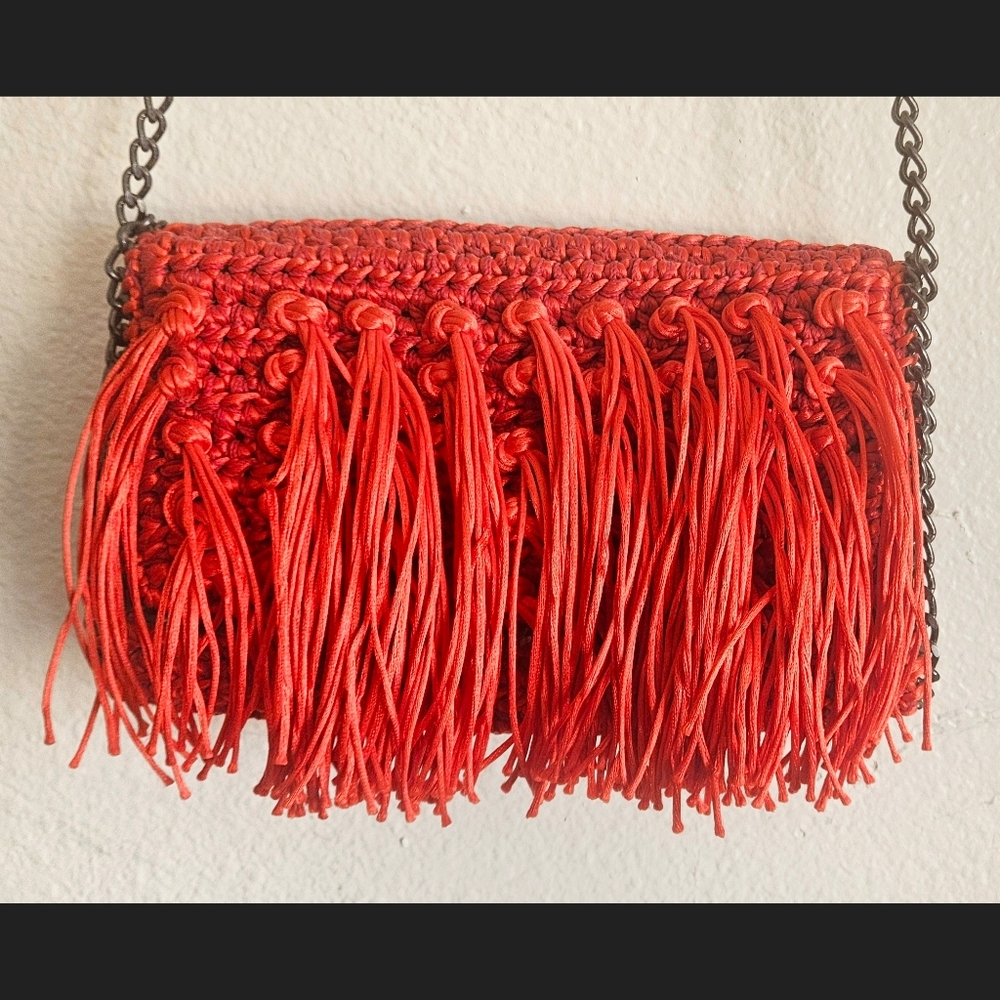 Catarina Mina - Mira Fringed Bag - Brazilian handmade crochet bag, with fringes